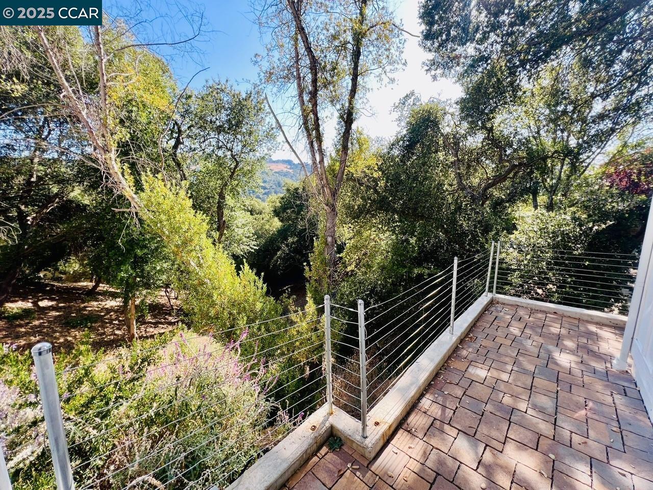 6 Linda Vista