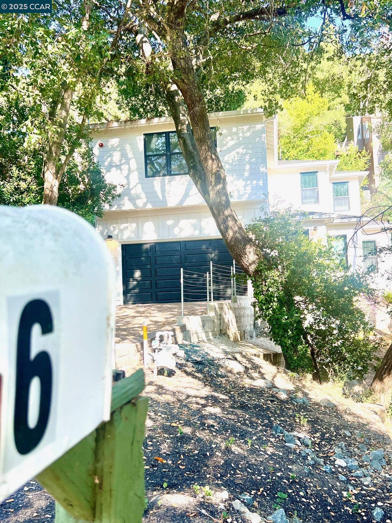 6 Linda Vista