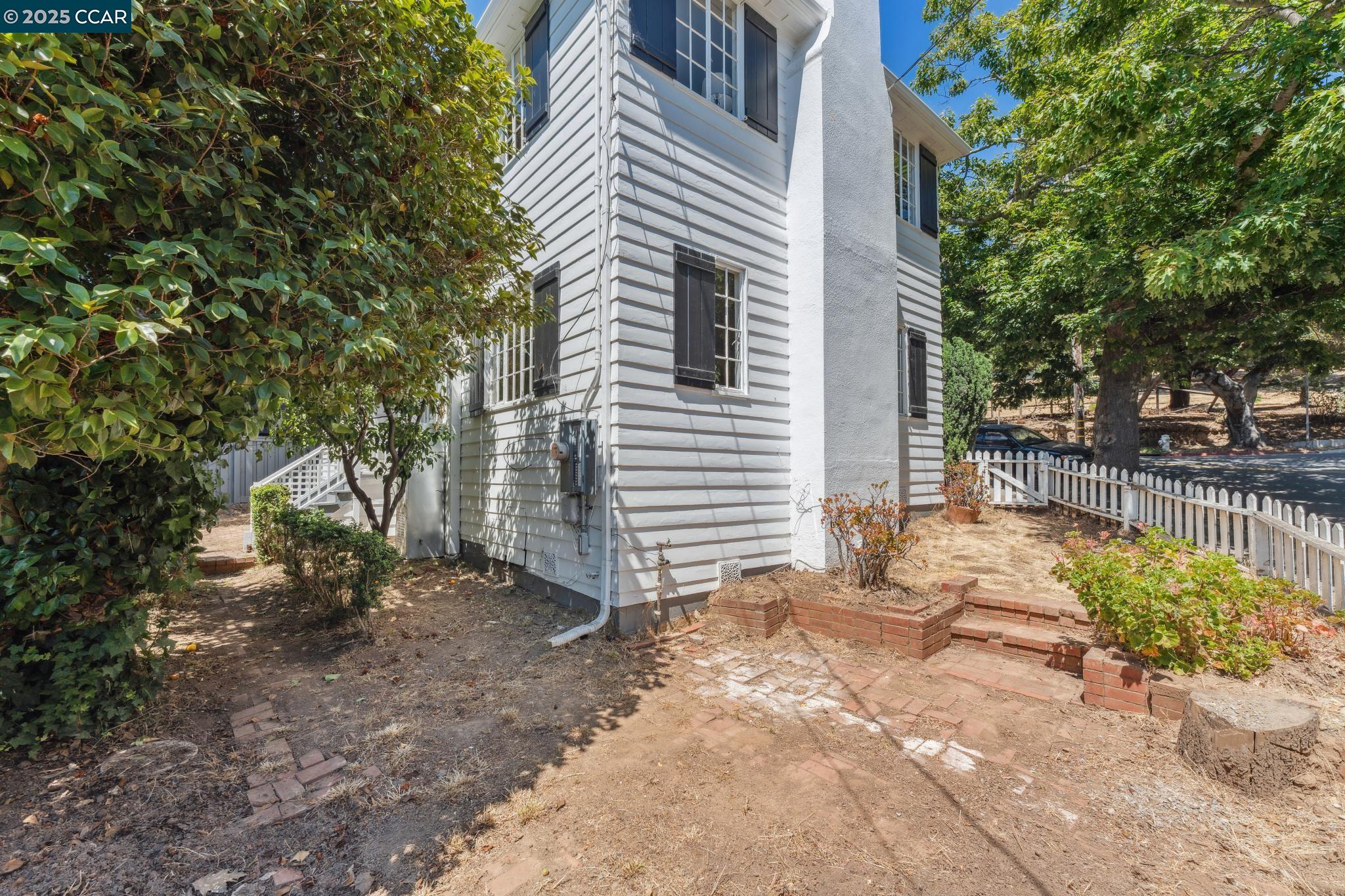 2450 Hillside Ave