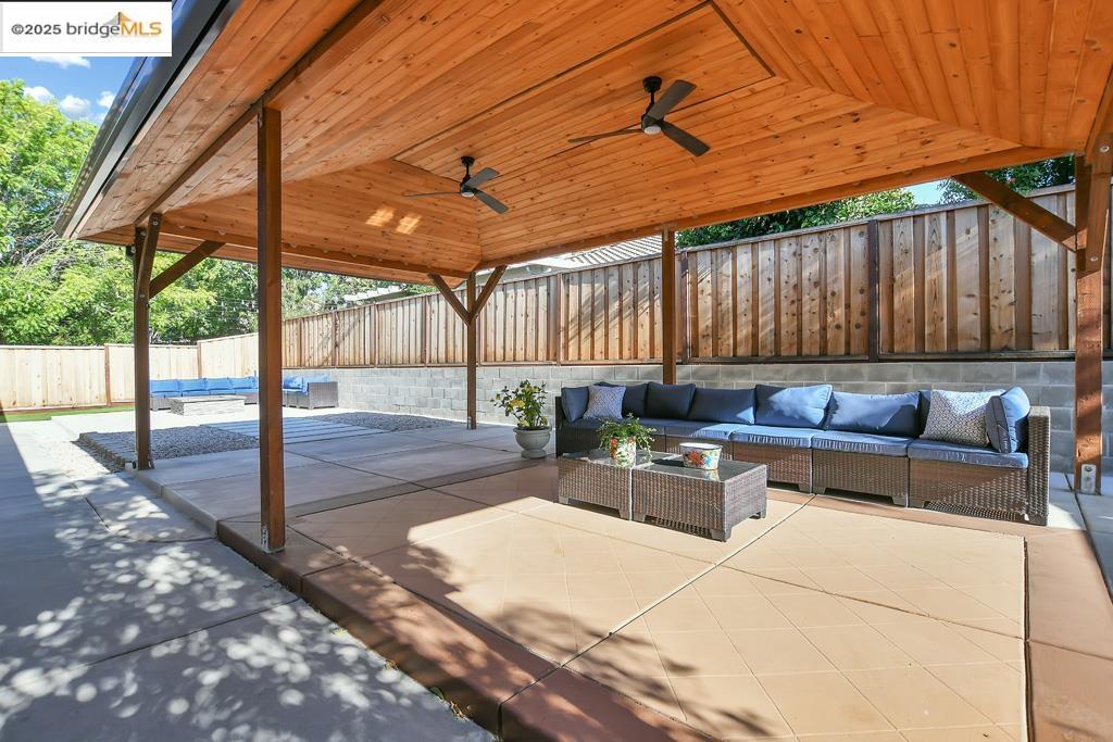 198 Continente Ave