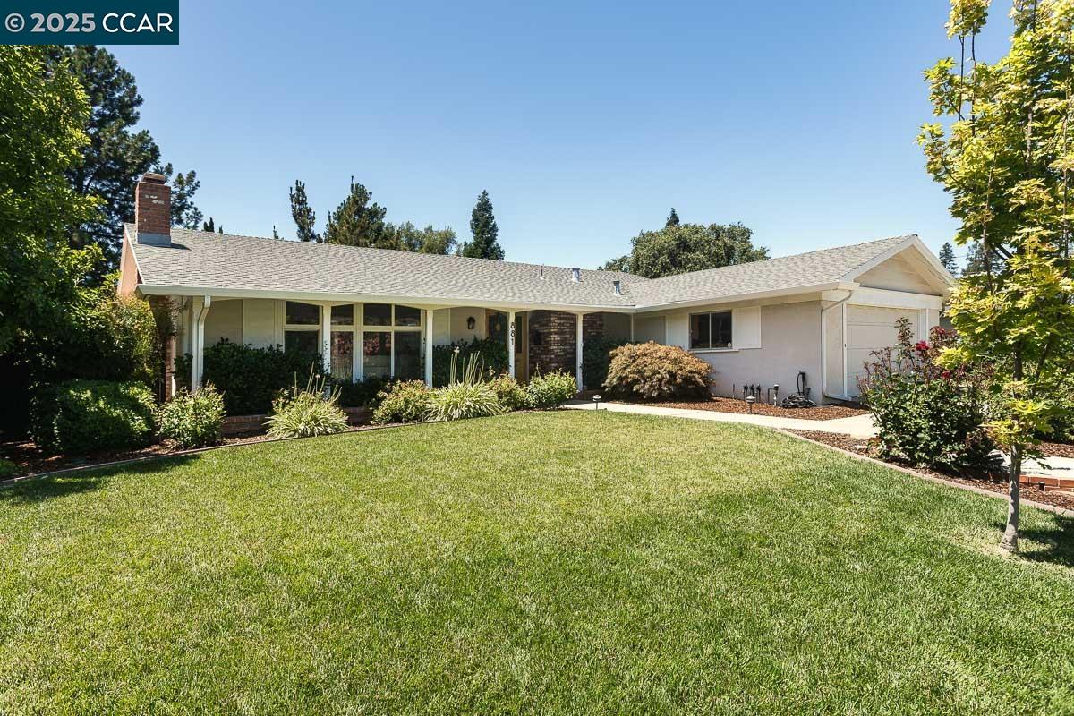881 Autumn Dr