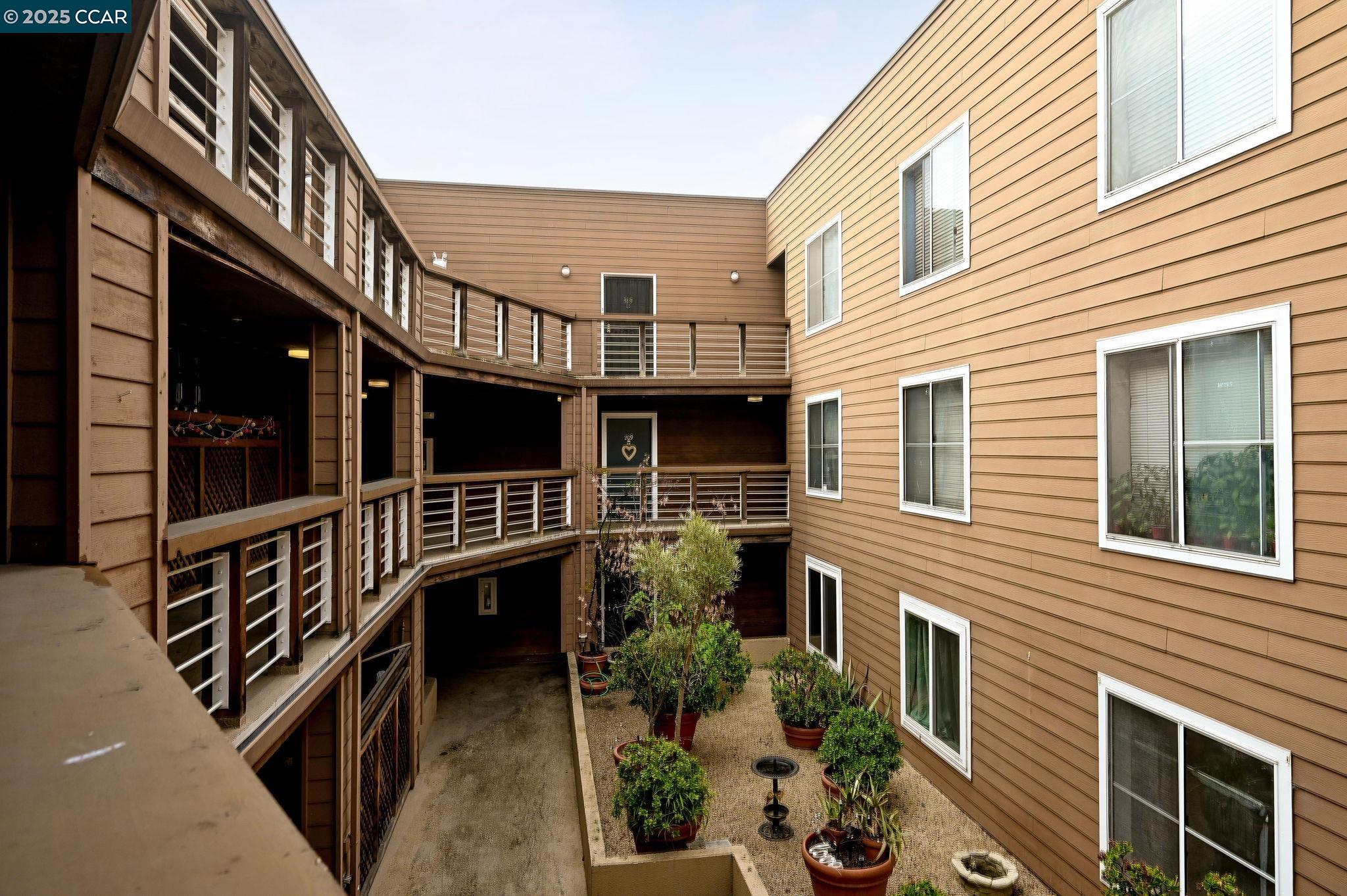 2901 Macarthur Blvd # 203