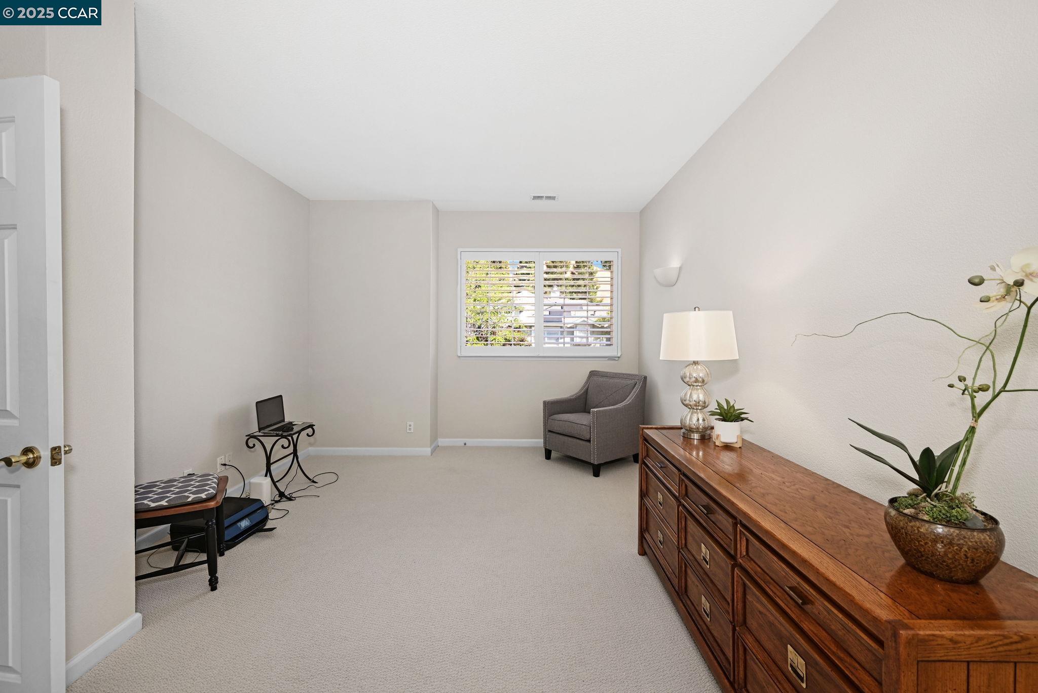 106 Leafield Rd