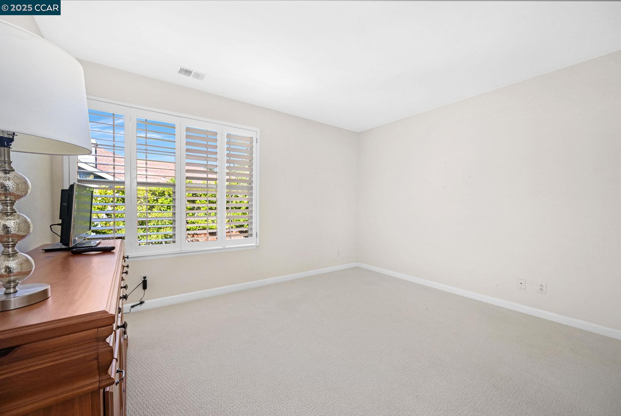 106 Leafield Rd