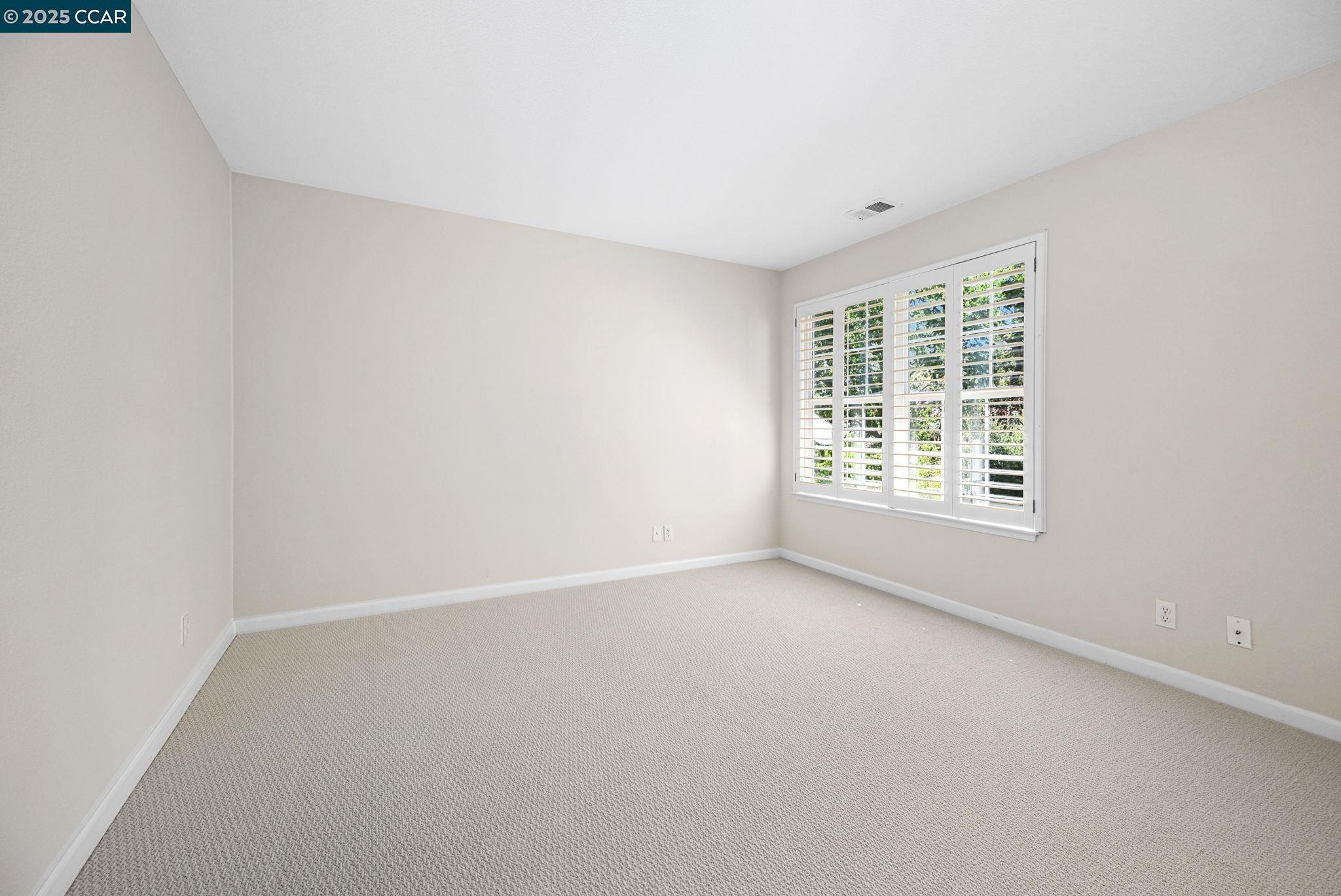 106 Leafield Rd