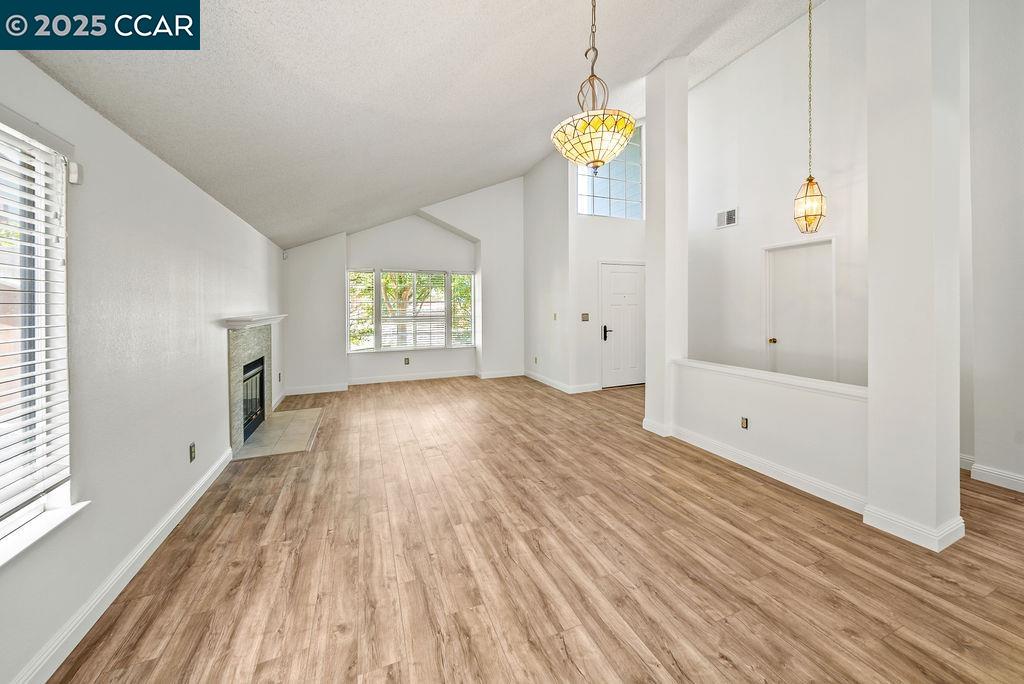 2817 Mayflower Dr