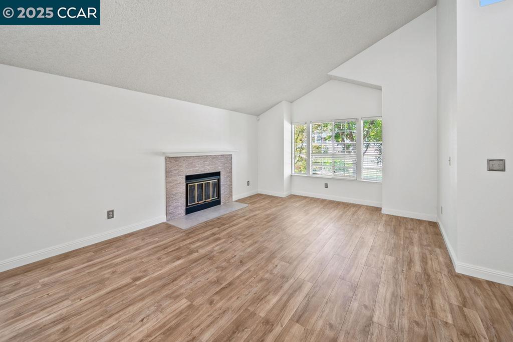 2817 Mayflower Dr