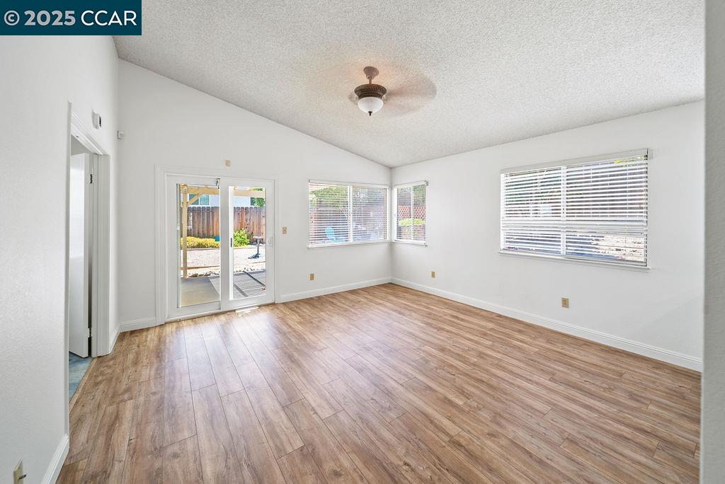 2817 Mayflower Dr