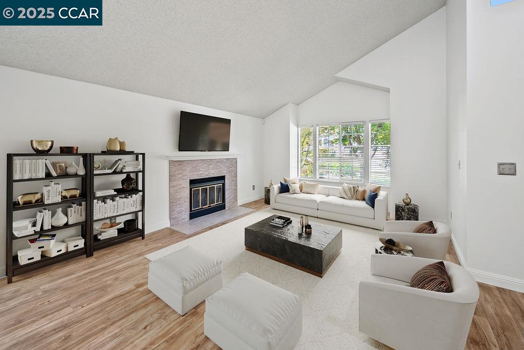 2817 Mayflower Dr