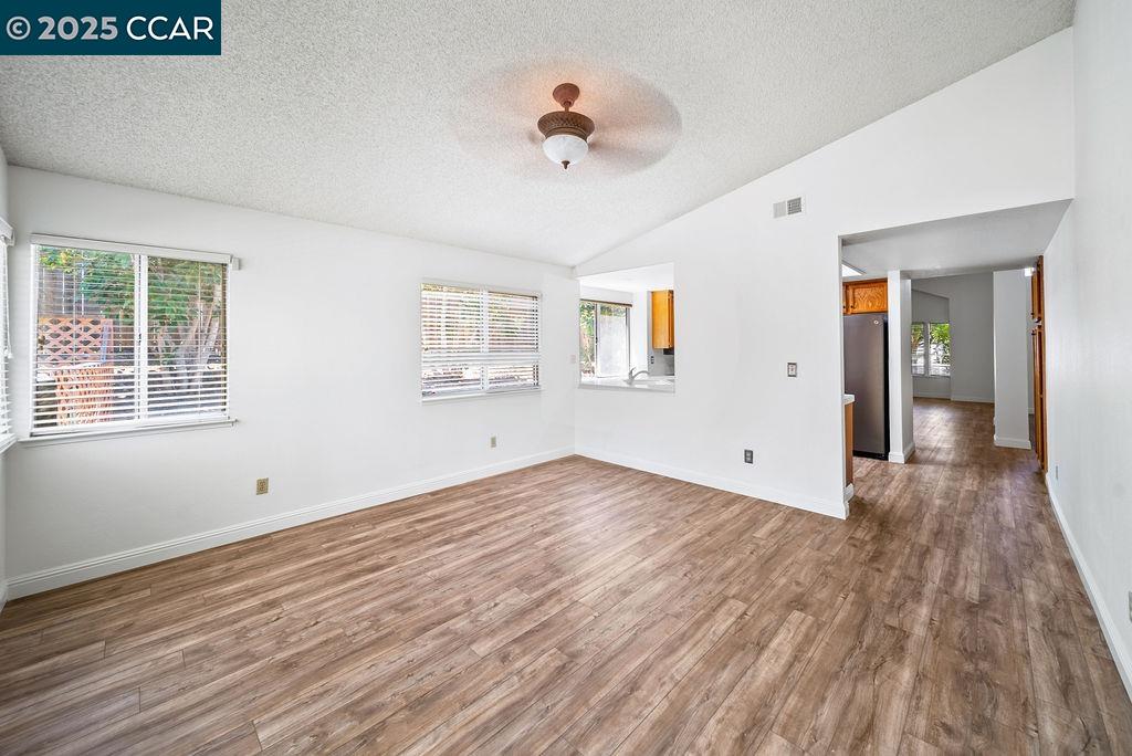 2817 Mayflower Dr