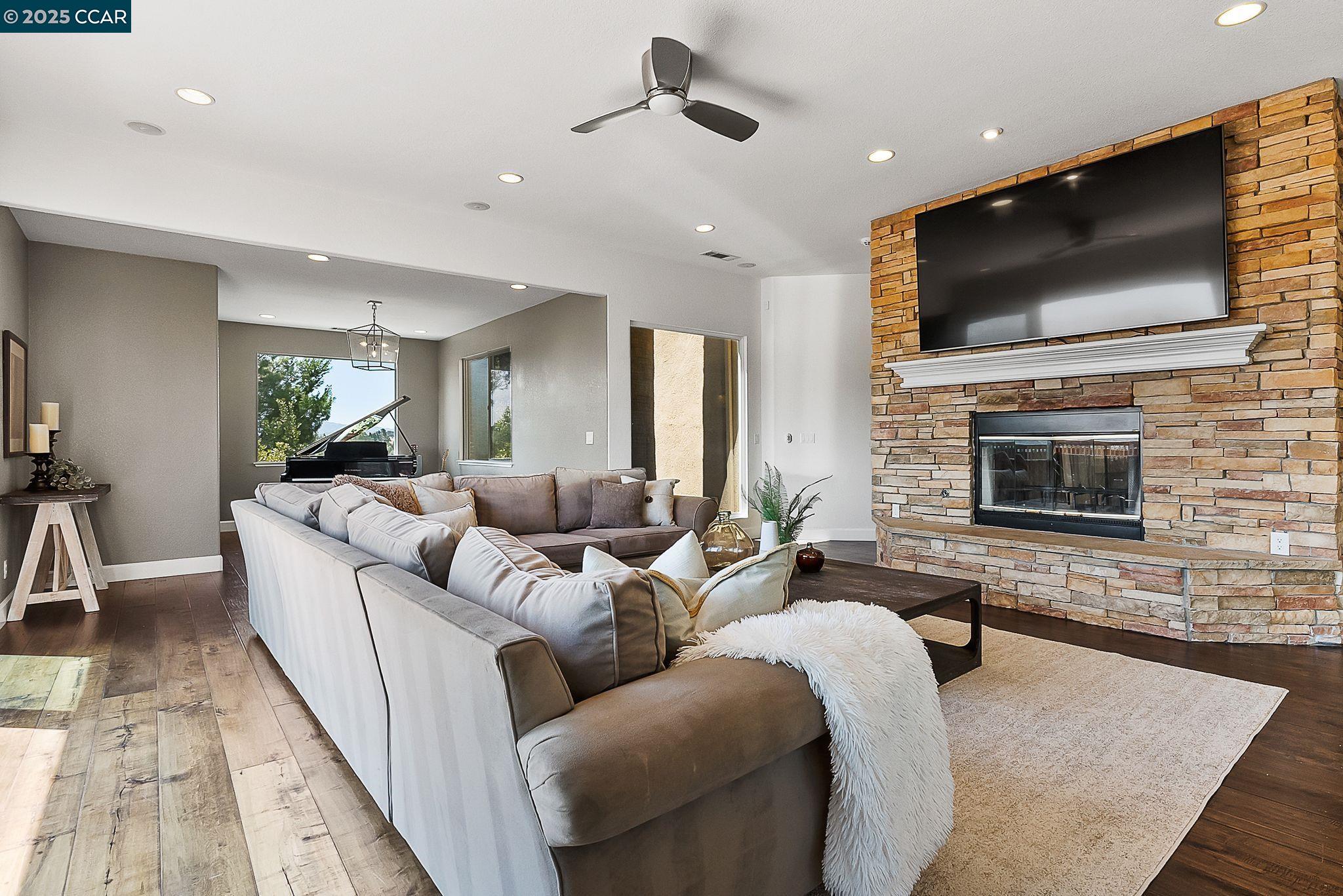 2058 Marazzani Dr