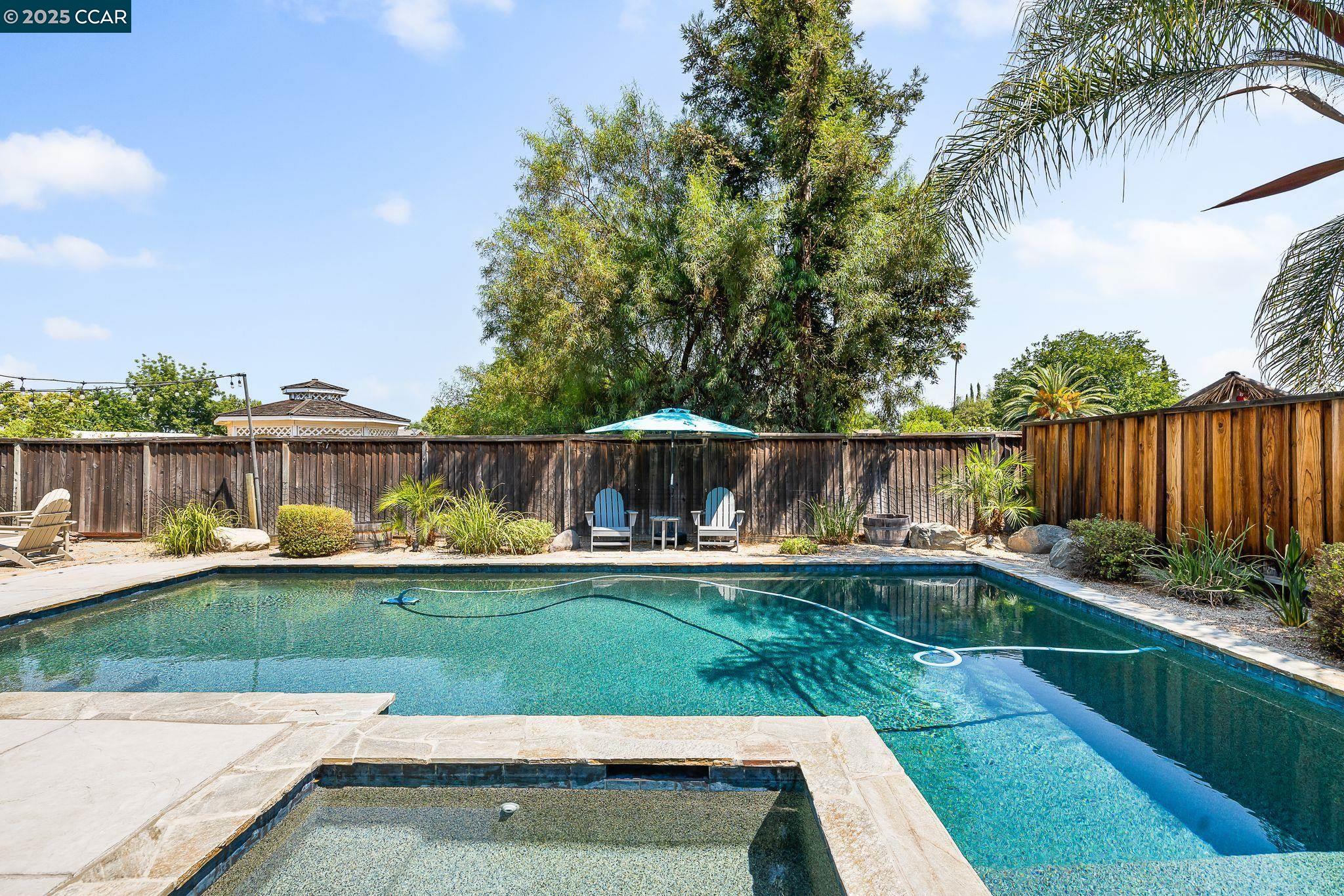 127 Sanford Ct