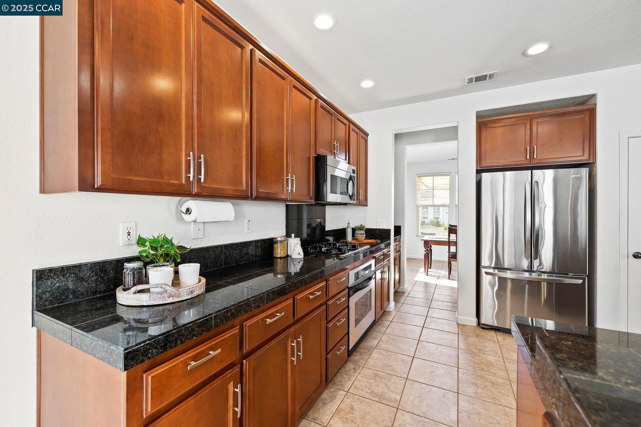 127 Sanford Ct