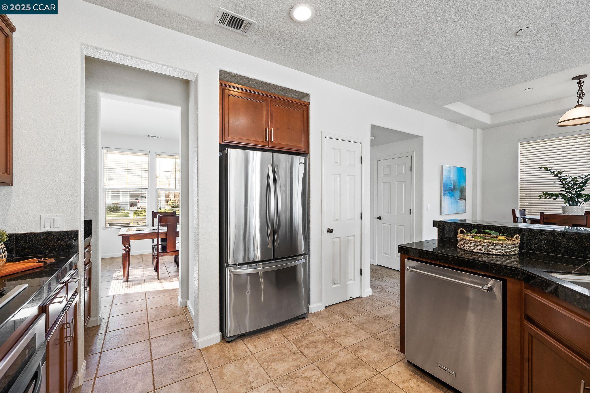 127 Sanford Ct