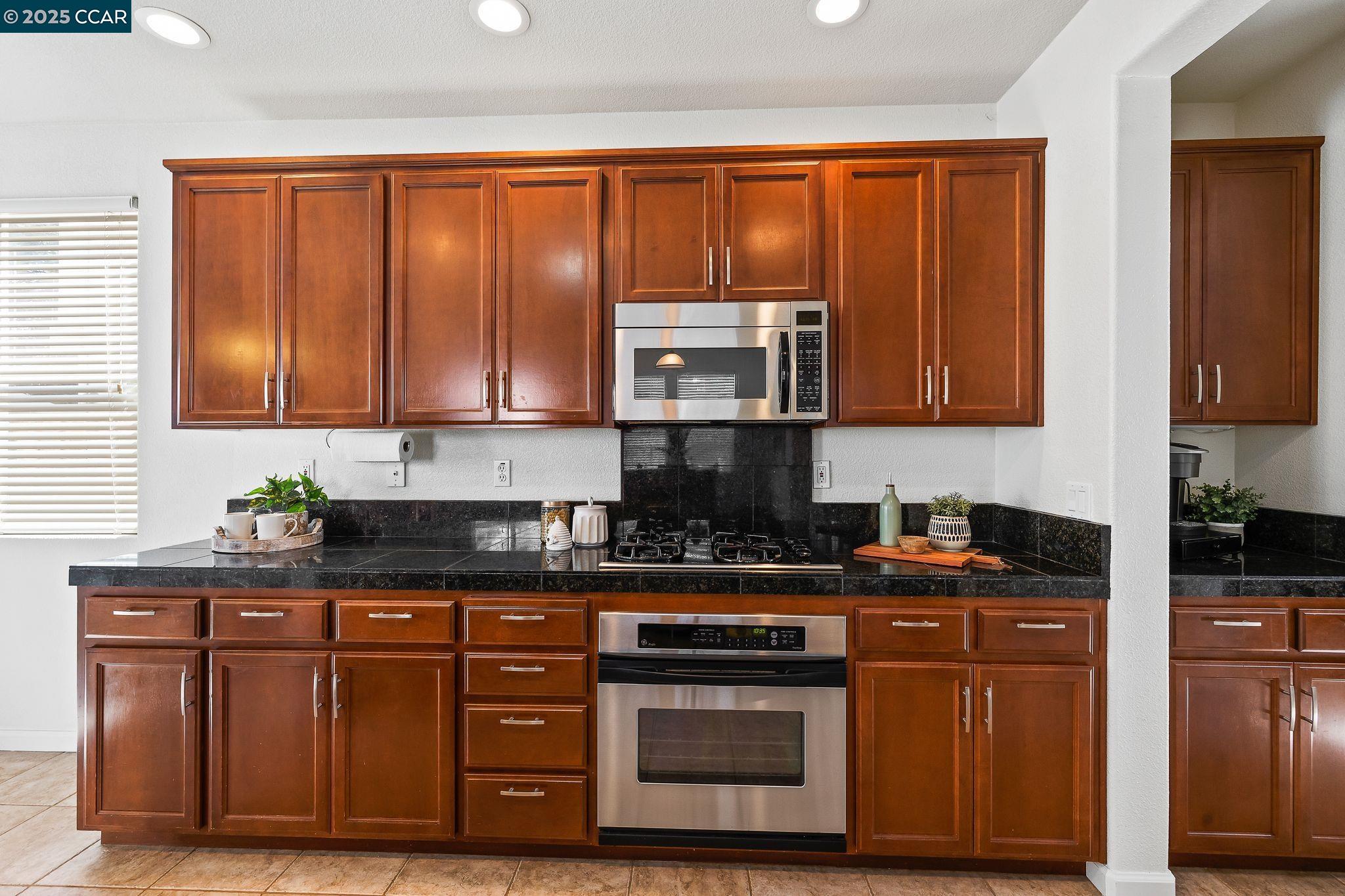127 Sanford Ct