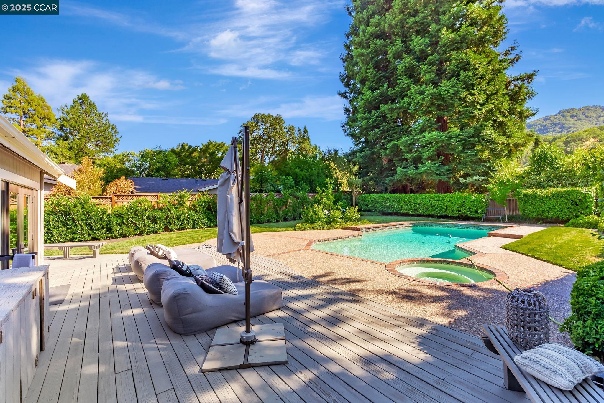 21 Carriage Ct