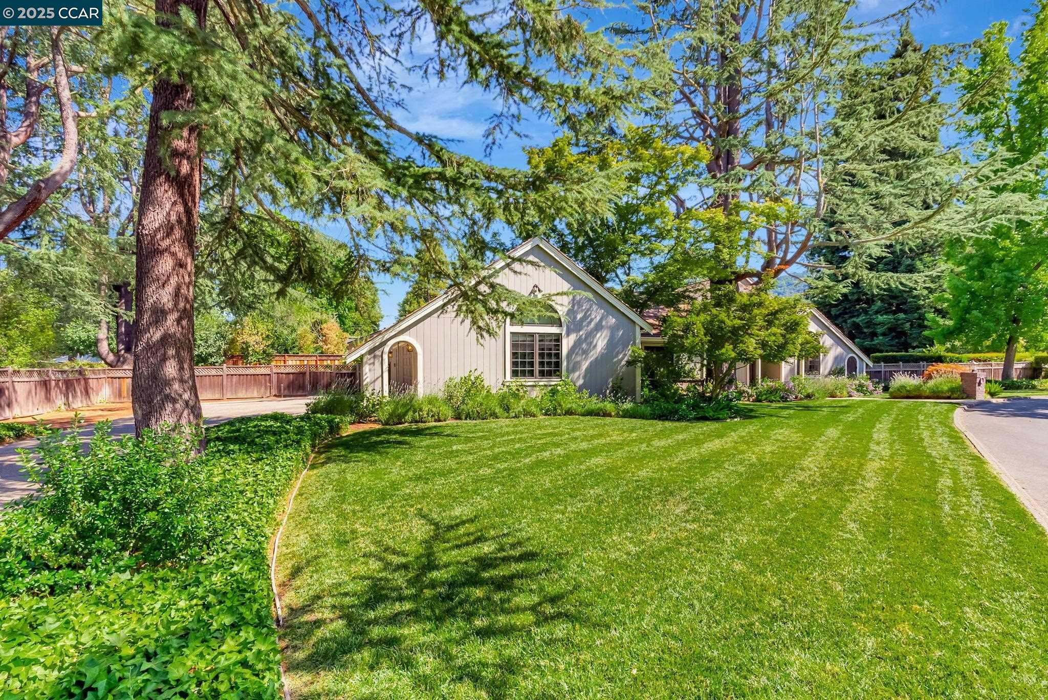 21 Carriage Ct