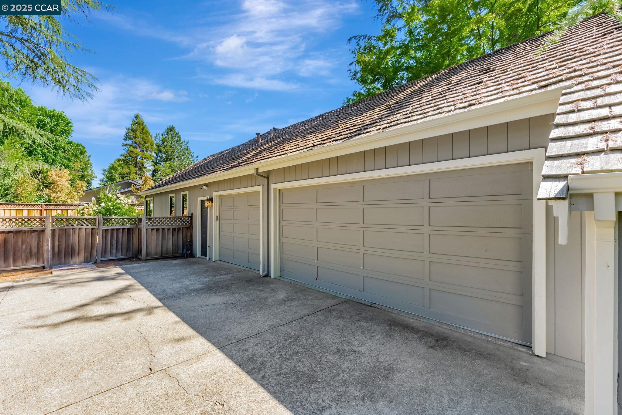 21 Carriage Ct