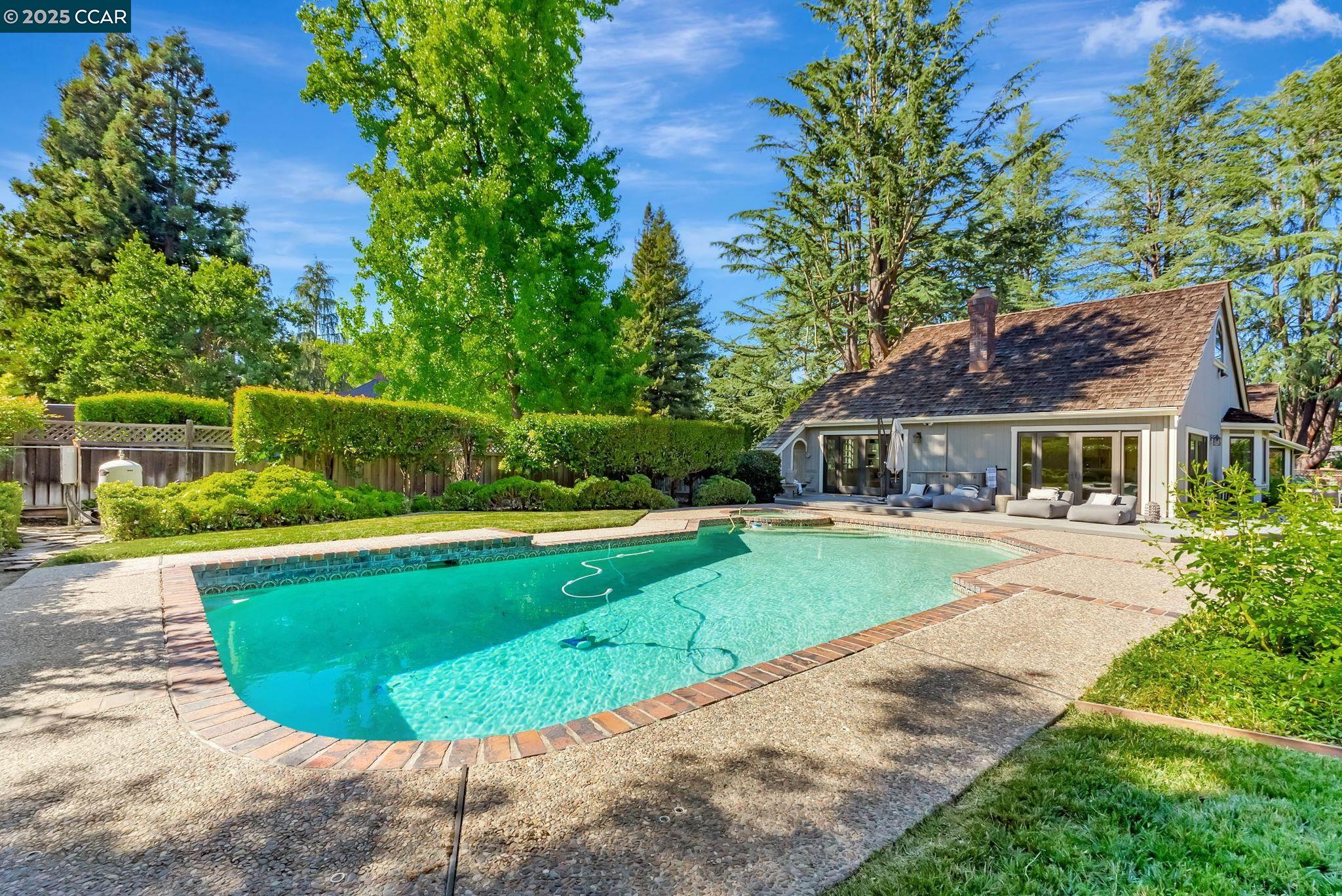 21 Carriage Ct