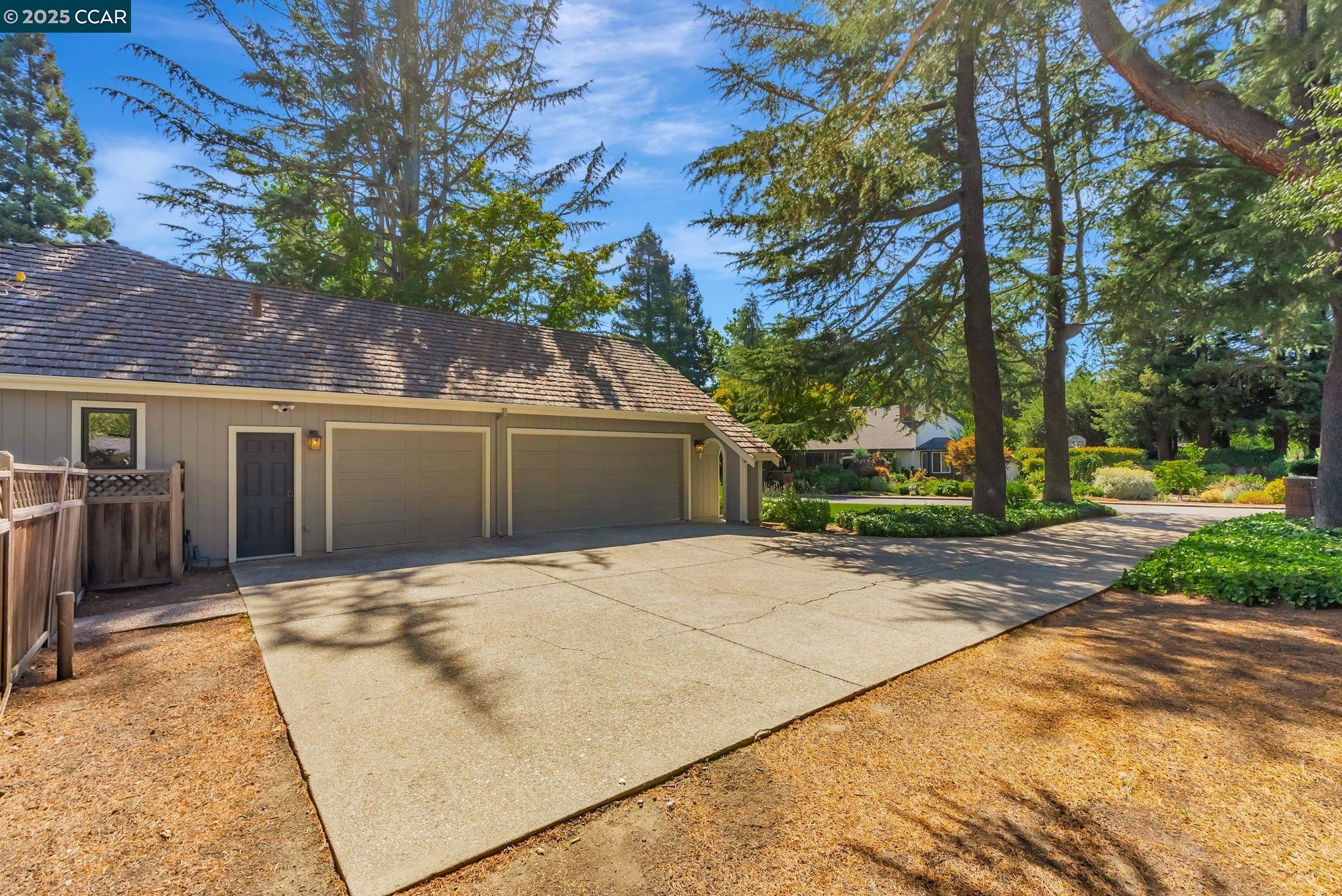 21 Carriage Ct