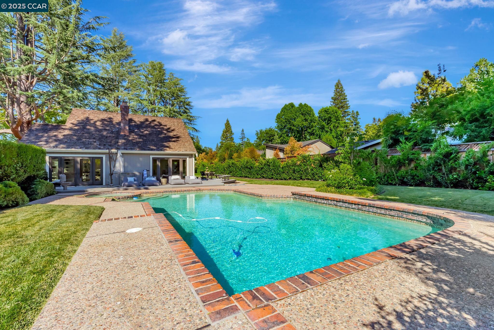 21 Carriage Ct