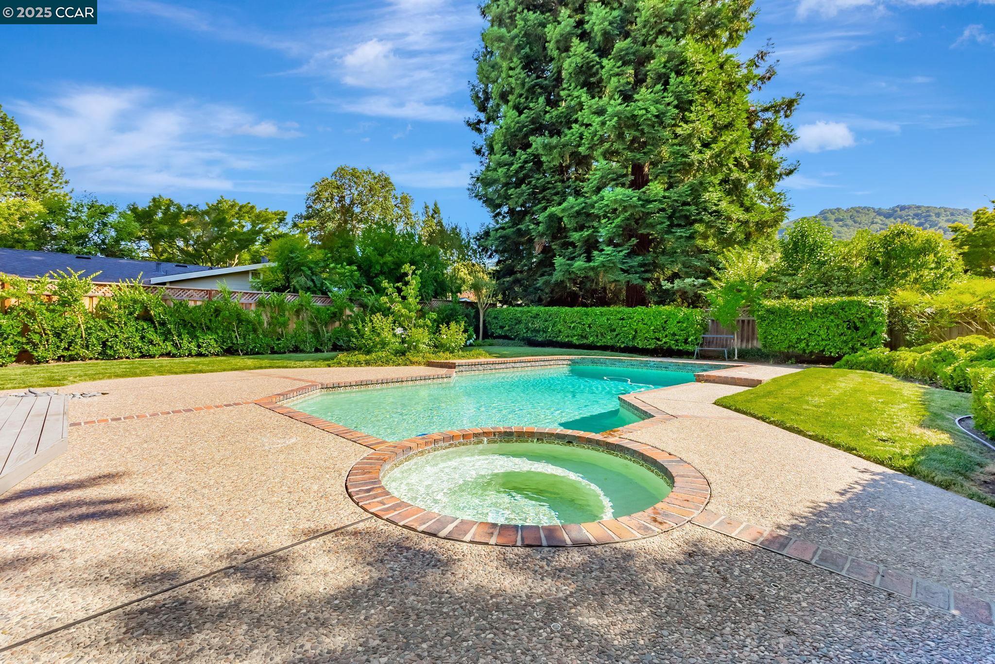 21 Carriage Ct
