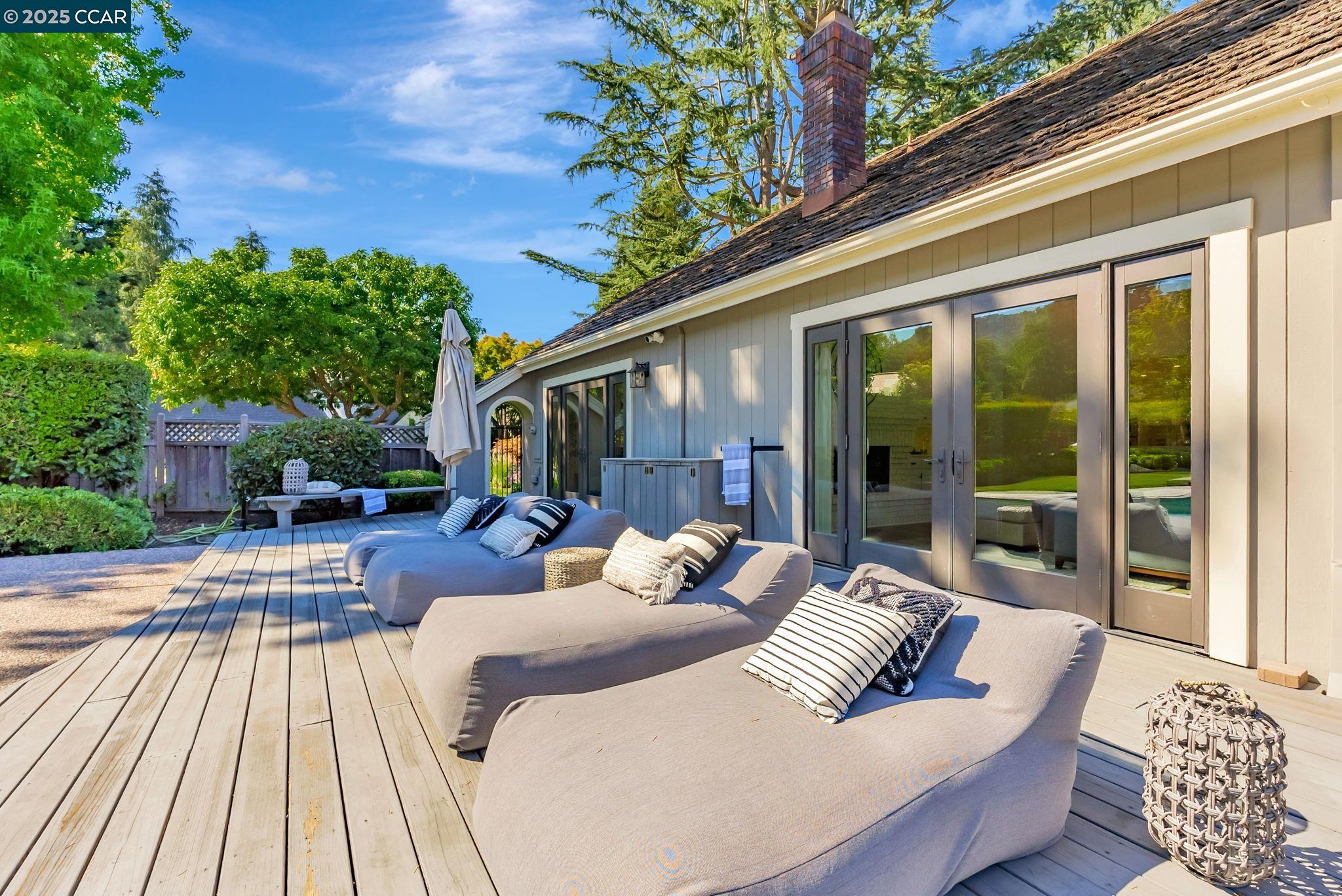 21 Carriage Ct