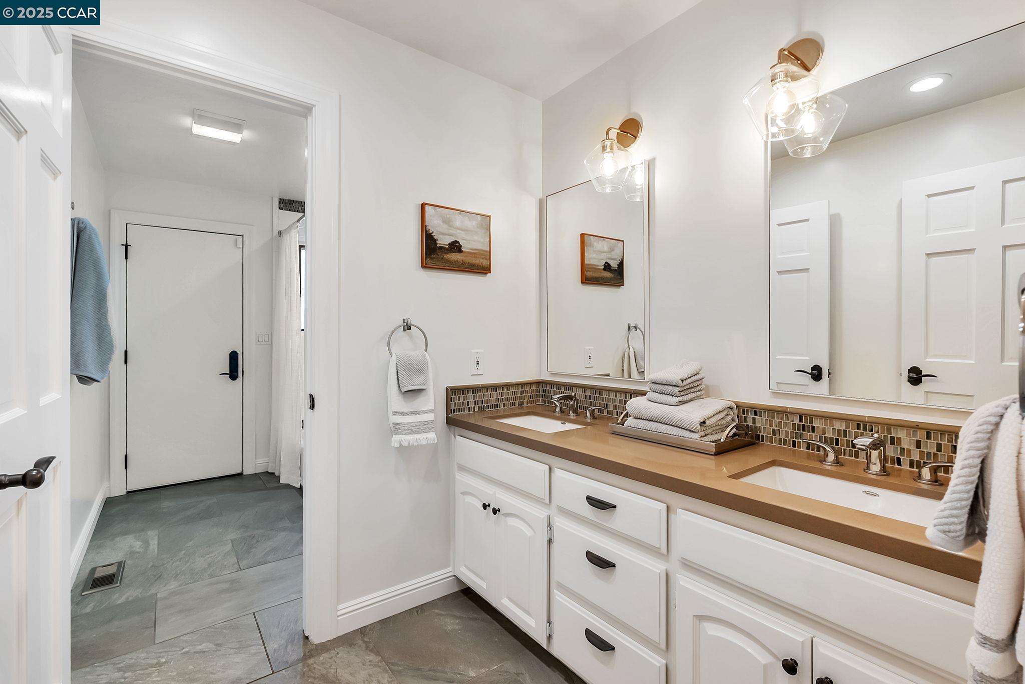 21 Carriage Ct
