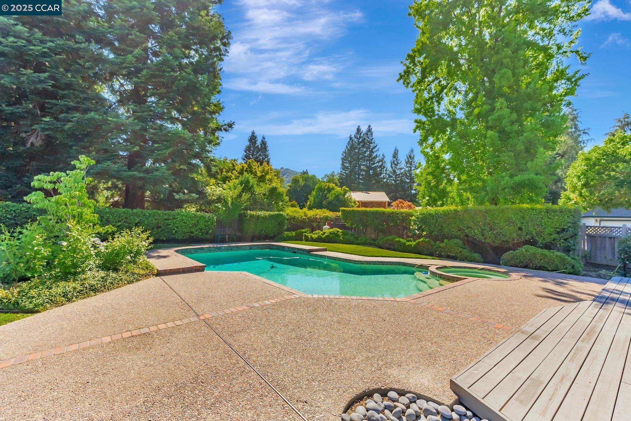 21 Carriage Ct