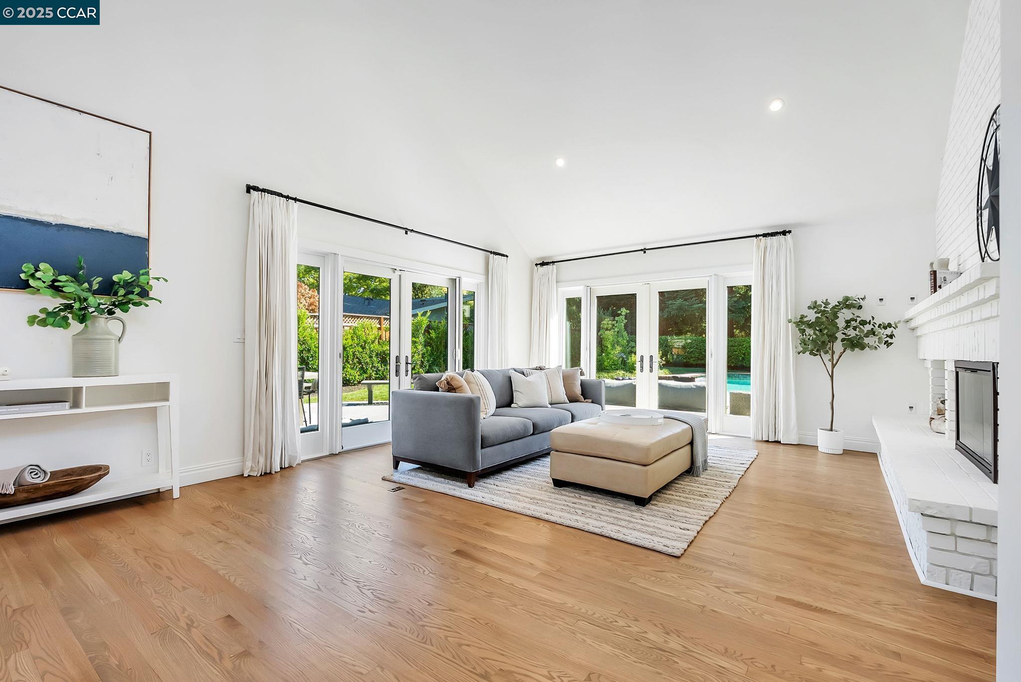 21 Carriage Ct