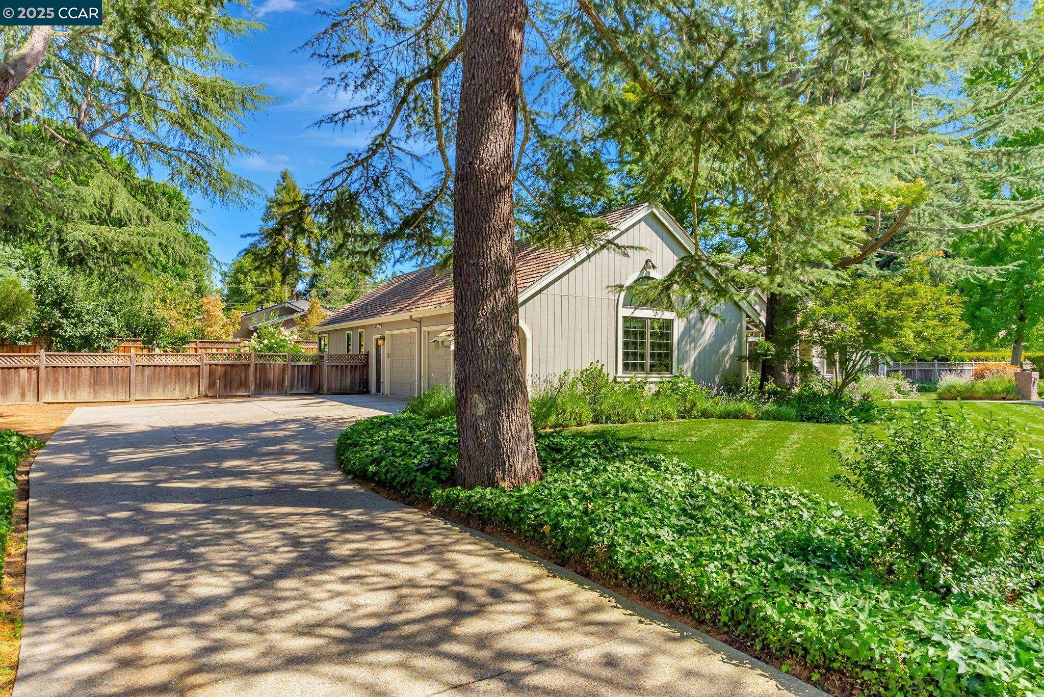 21 Carriage Ct