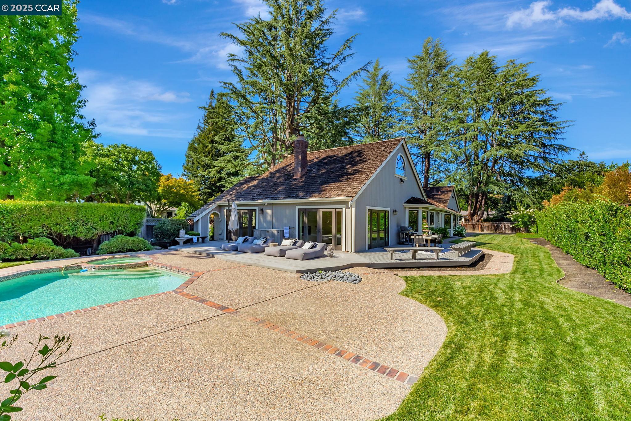 21 Carriage Ct