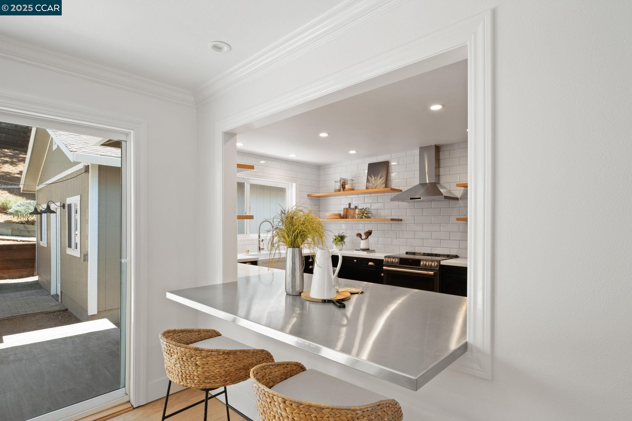 118 Del Monte Dr