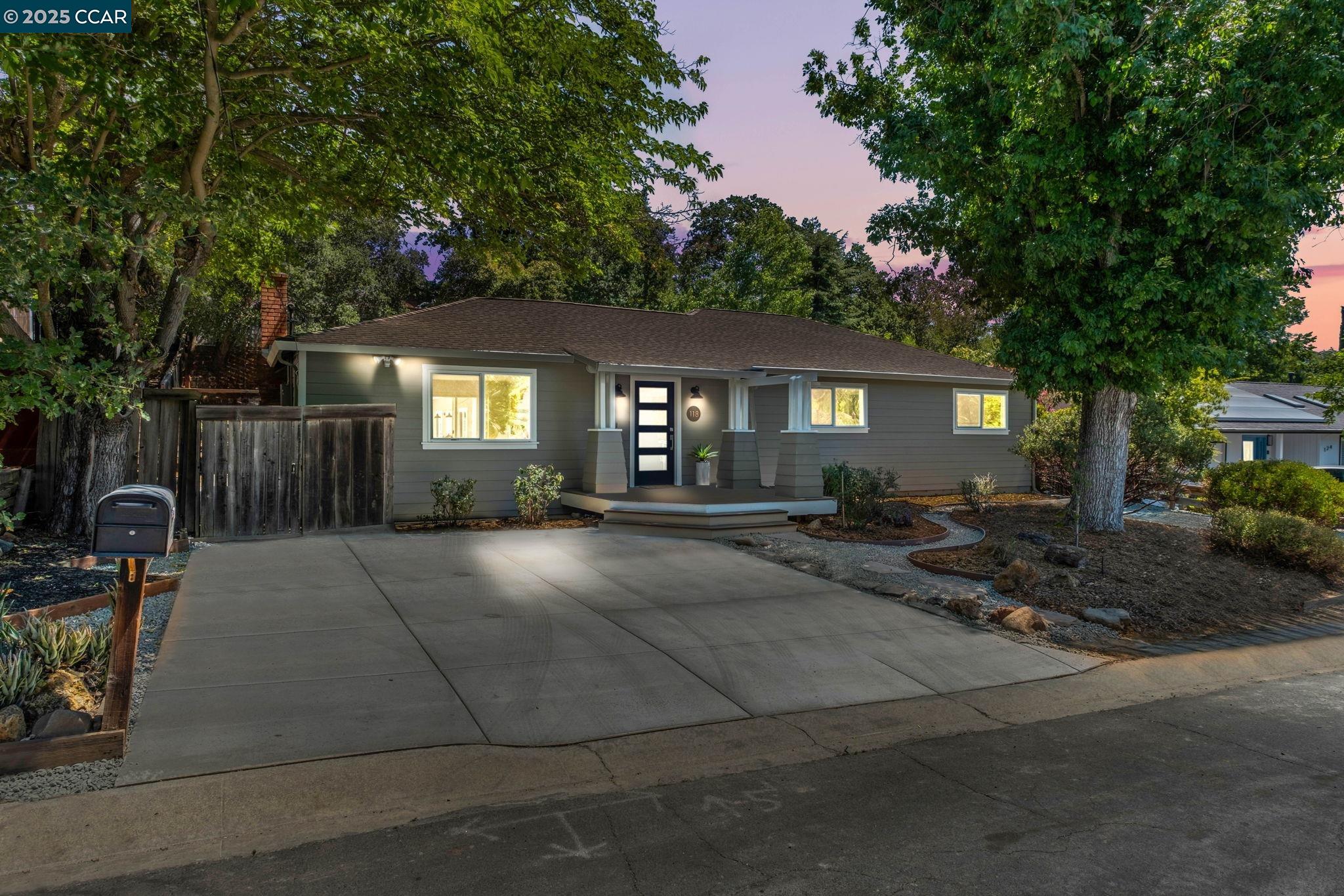 118 Del Monte Dr
