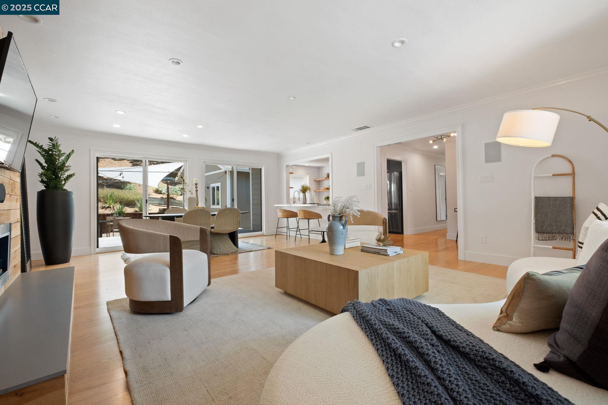 118 Del Monte Dr
