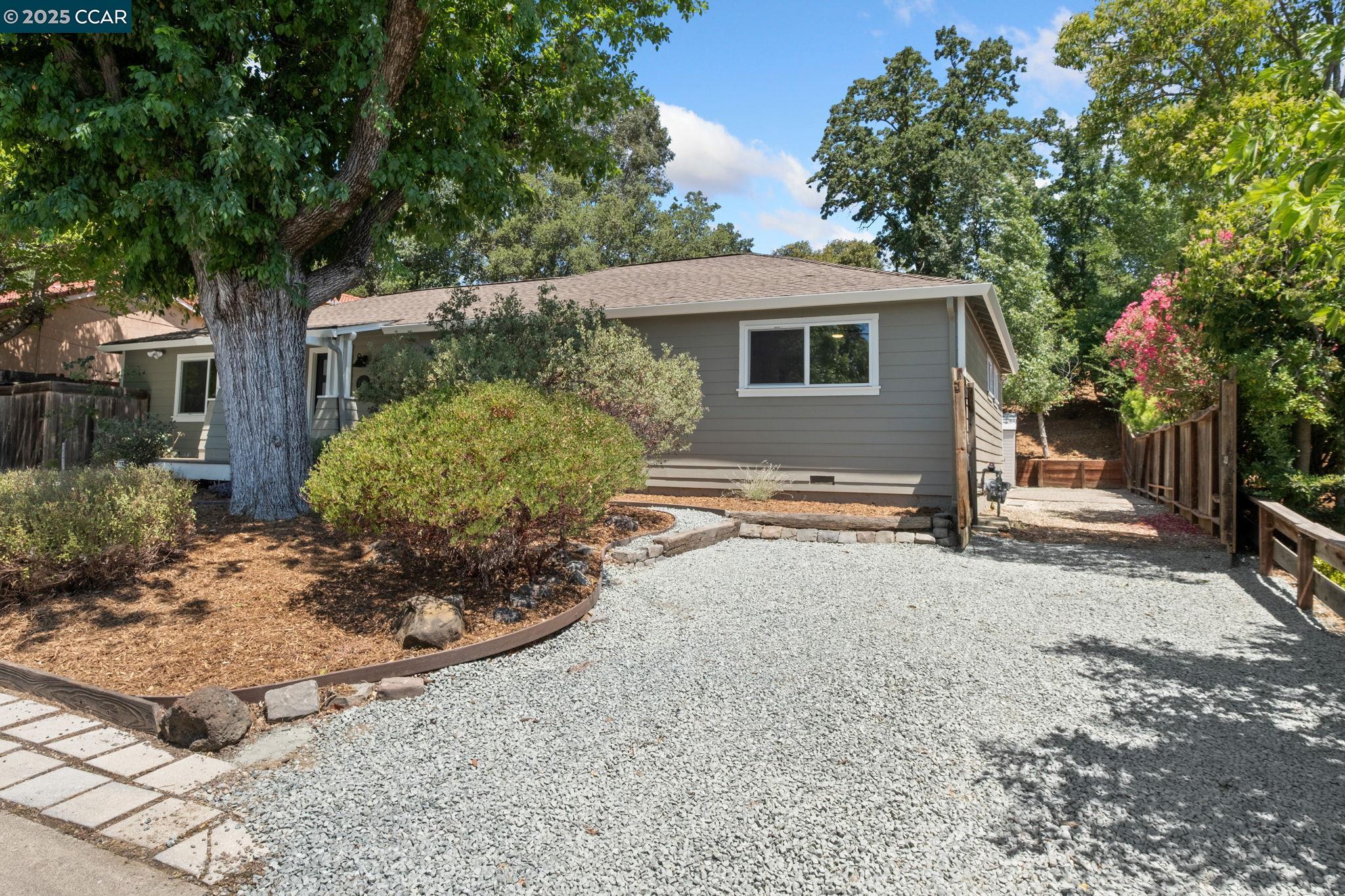 118 Del Monte Dr