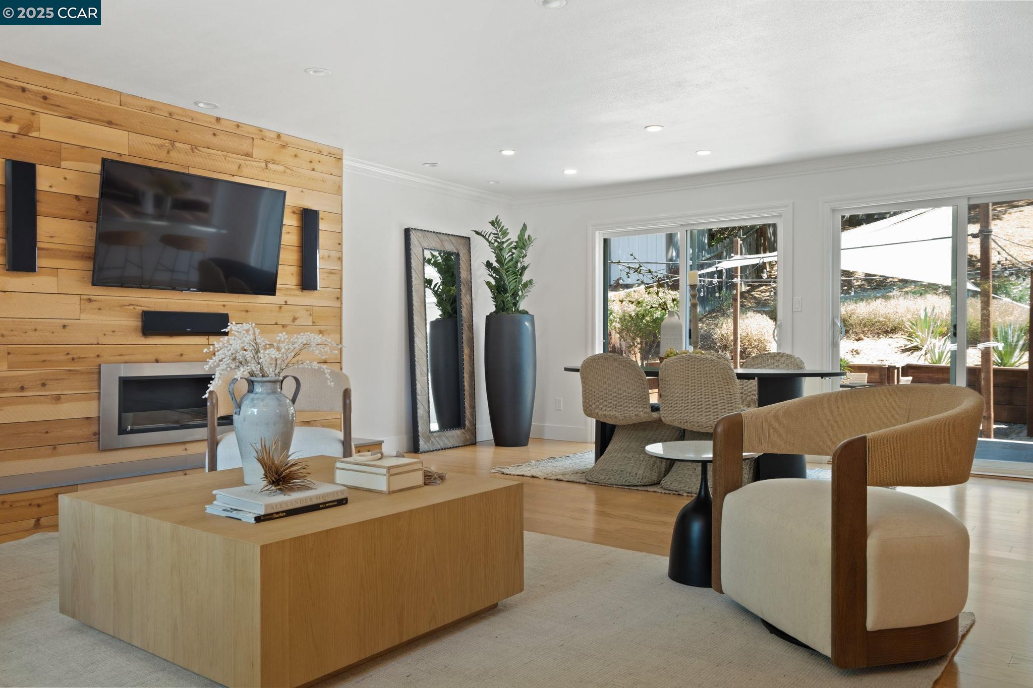 118 Del Monte Dr