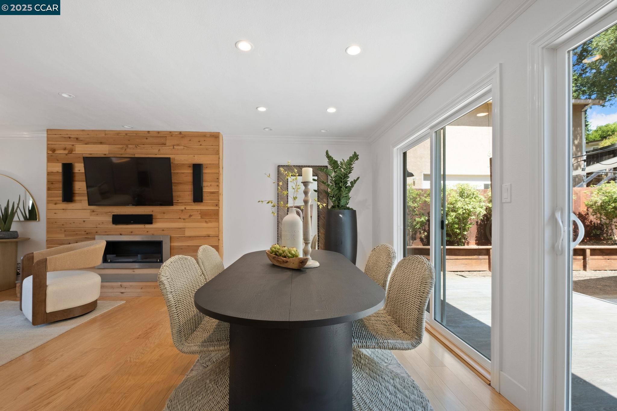 118 Del Monte Dr