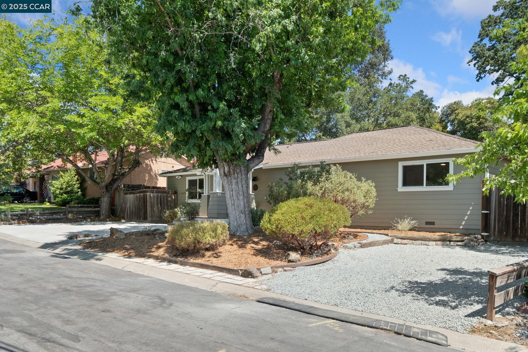 118 Del Monte Dr