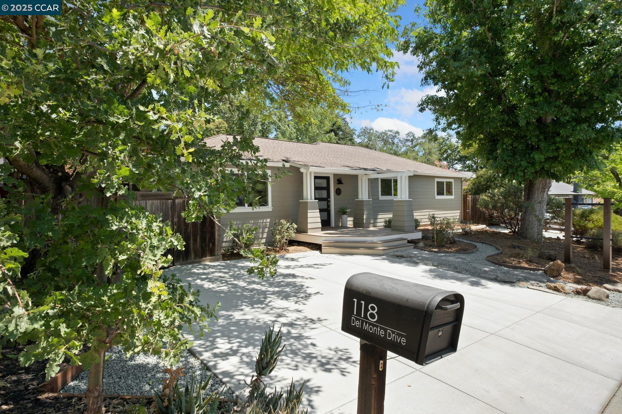 118 Del Monte Dr