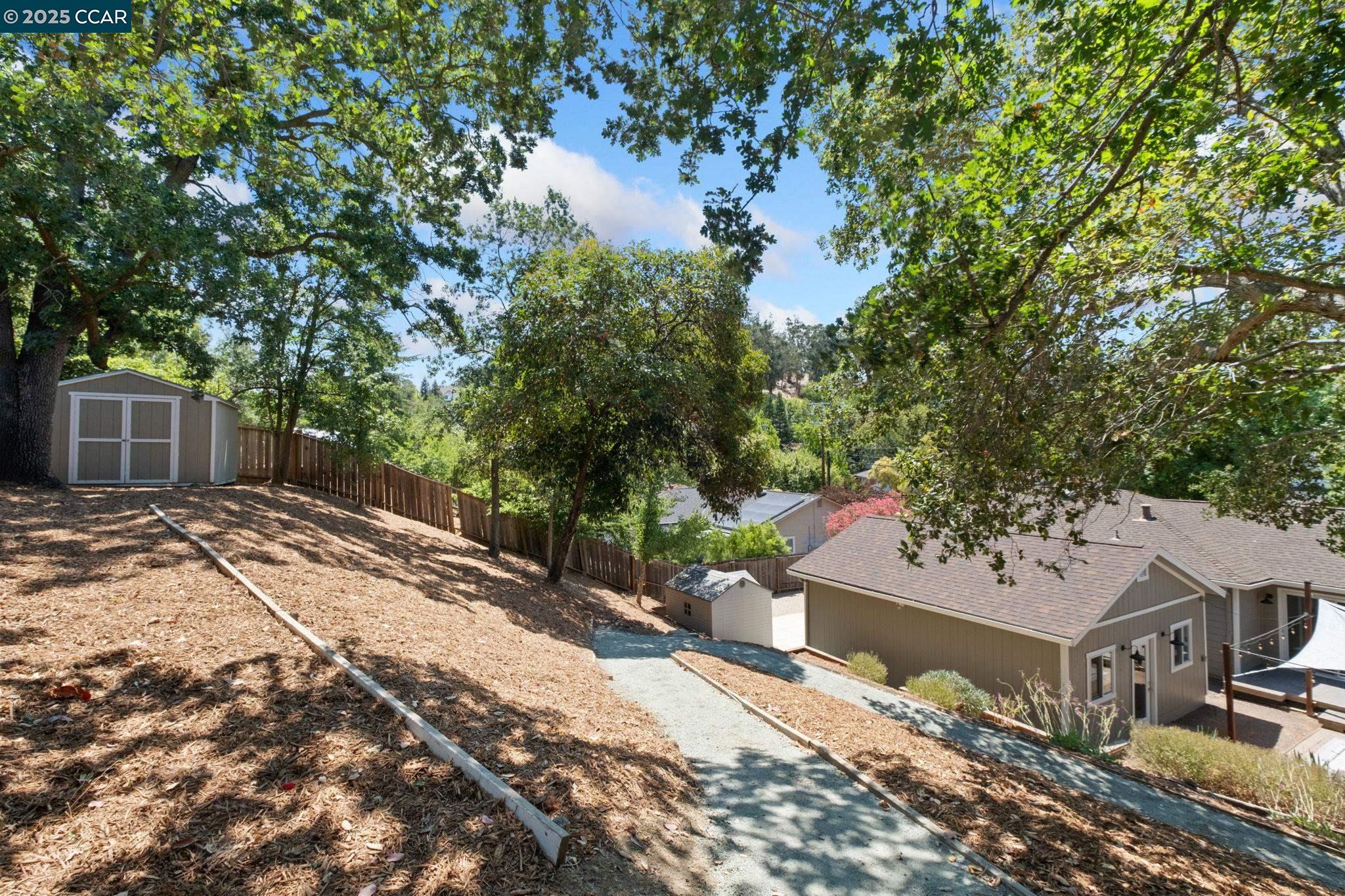 118 Del Monte Dr