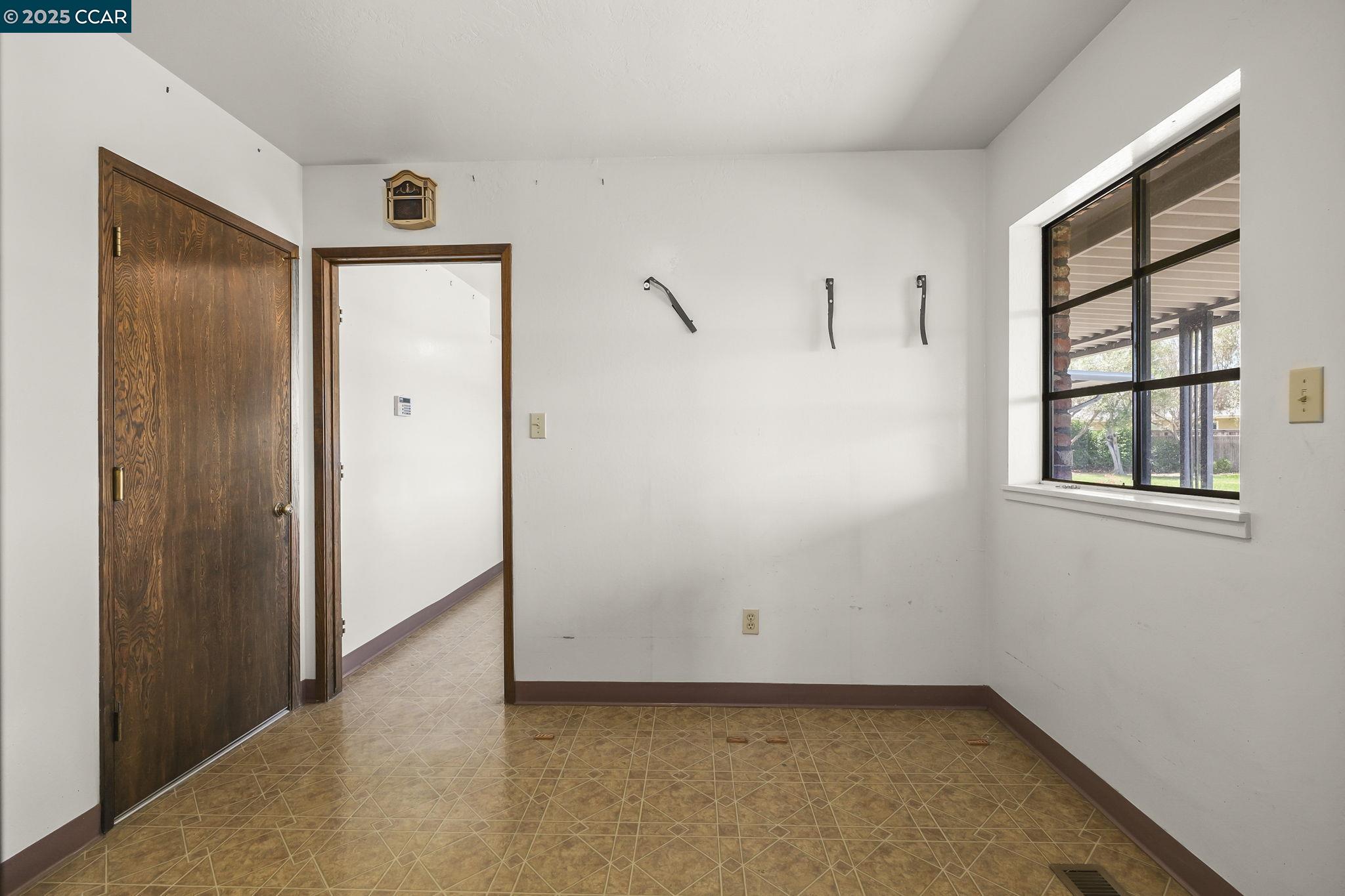 801 Laurel Ct