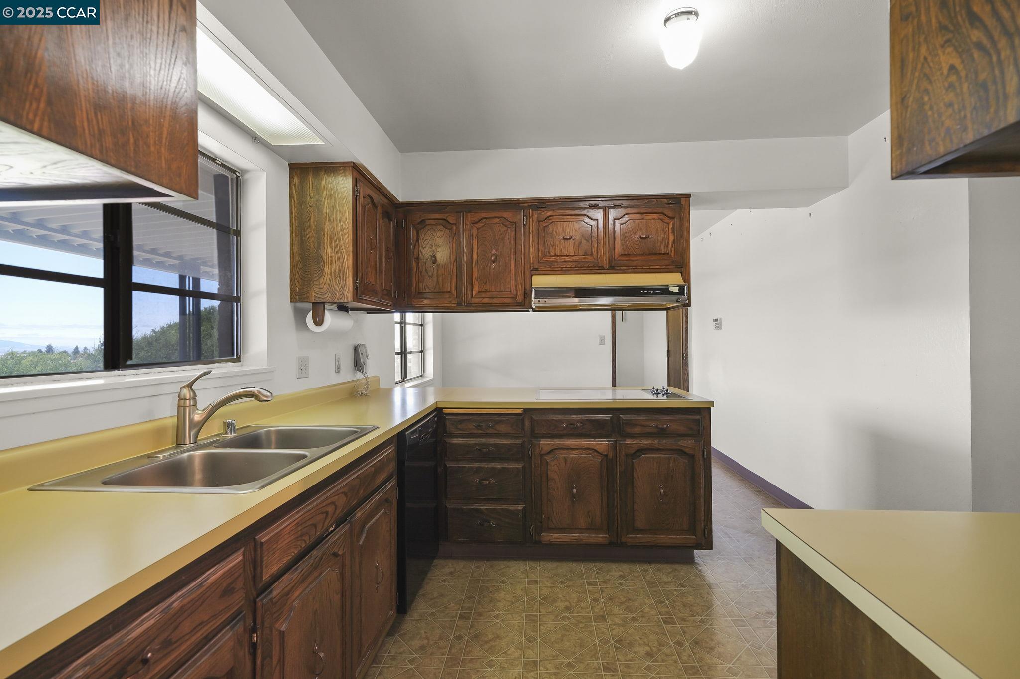 801 Laurel Ct