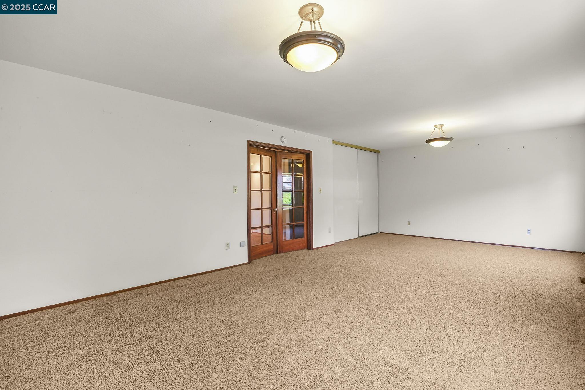 801 Laurel Ct