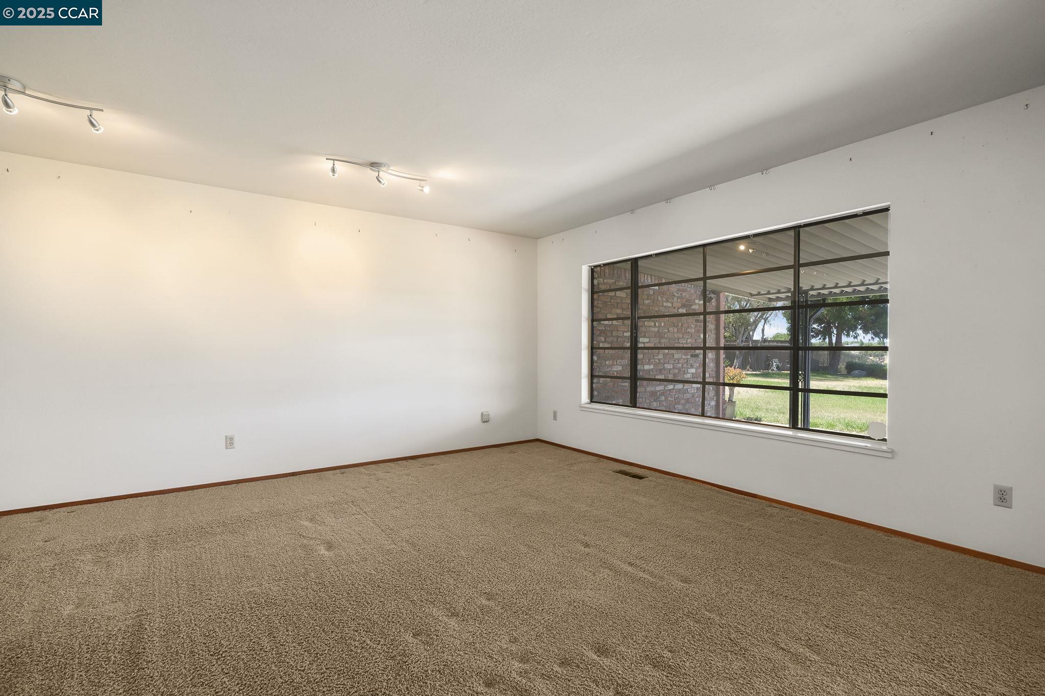 801 Laurel Ct