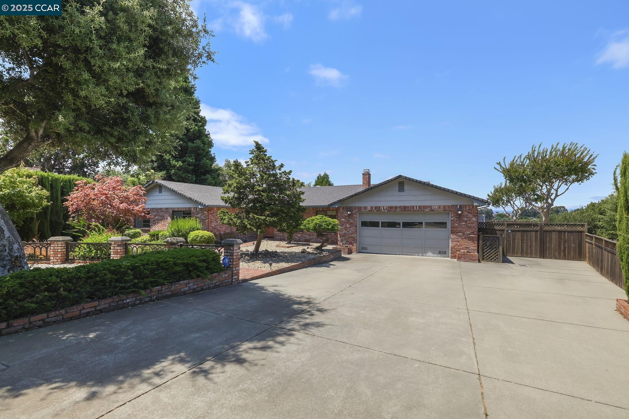 801 Laurel Ct