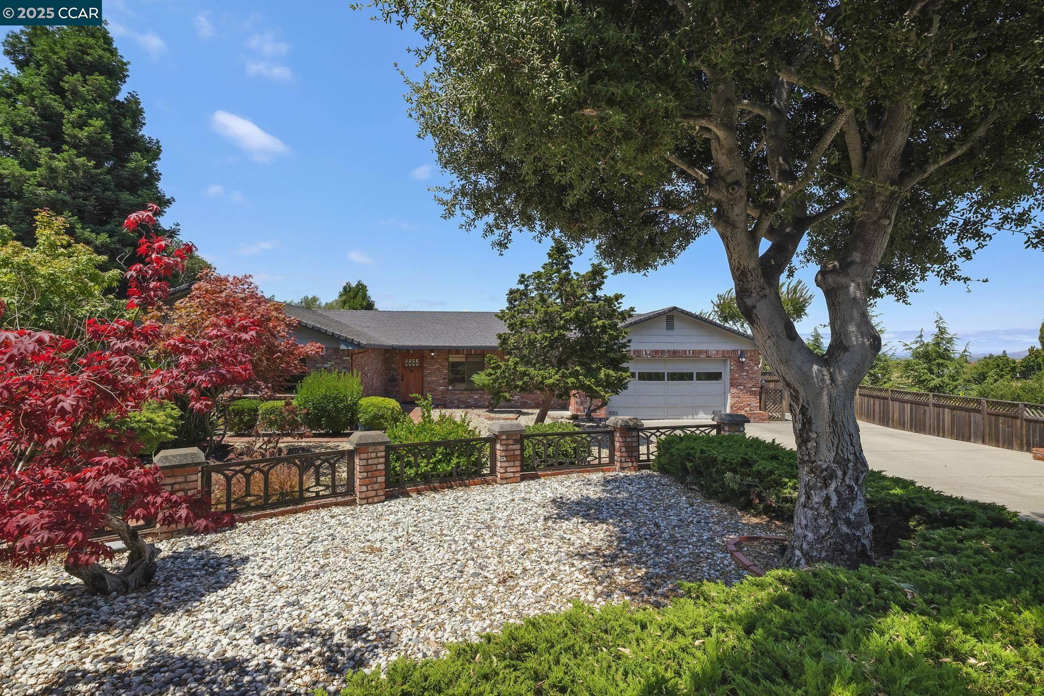 801 Laurel Ct