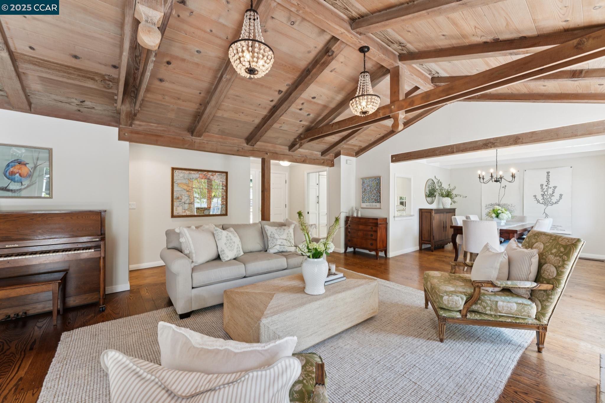 645 Los Palos Dr