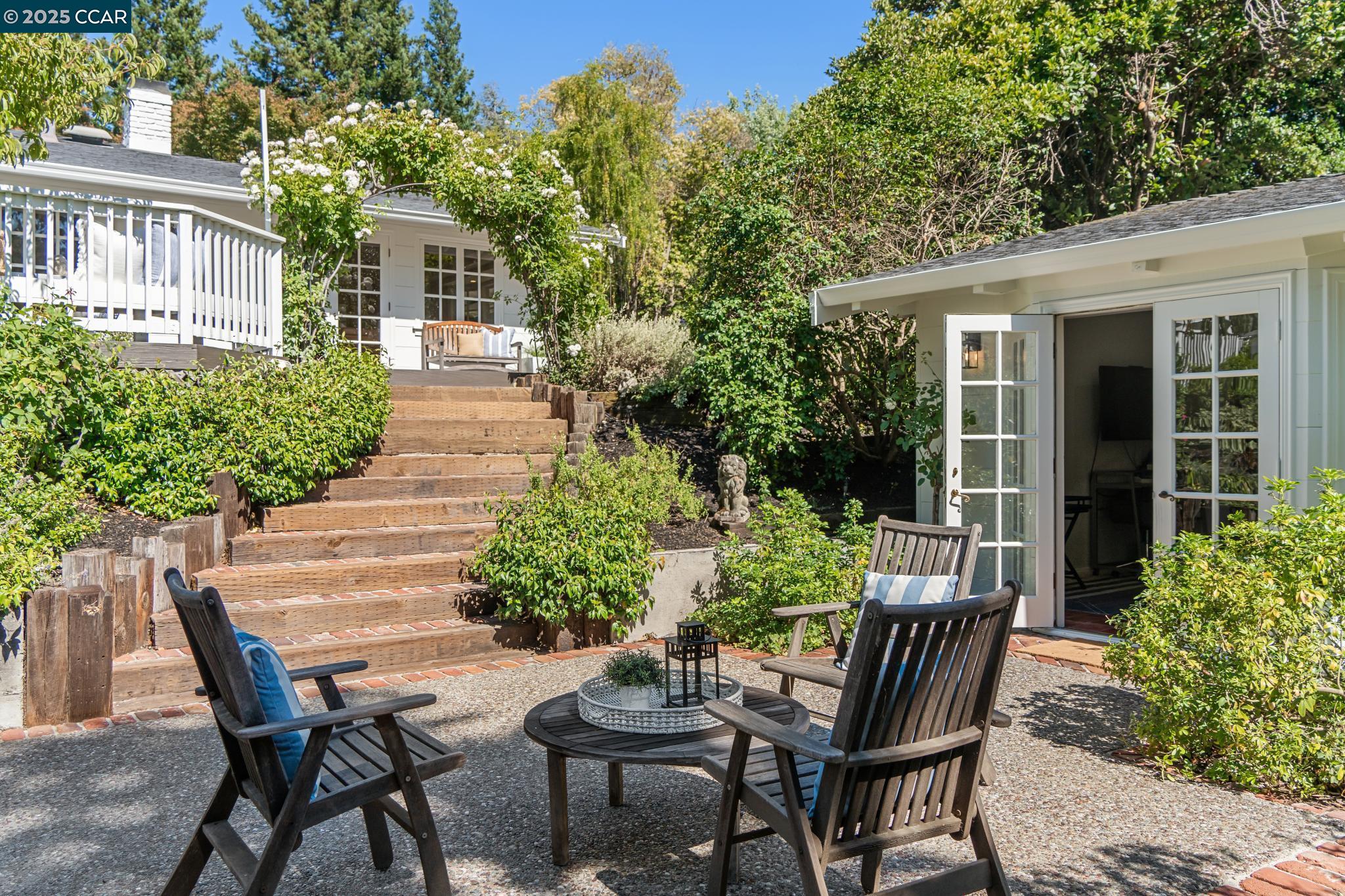 645 Los Palos Dr