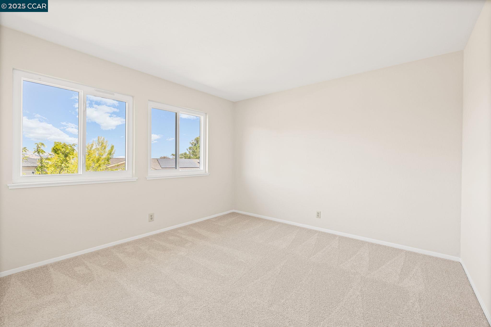 2325 Lariat Ln